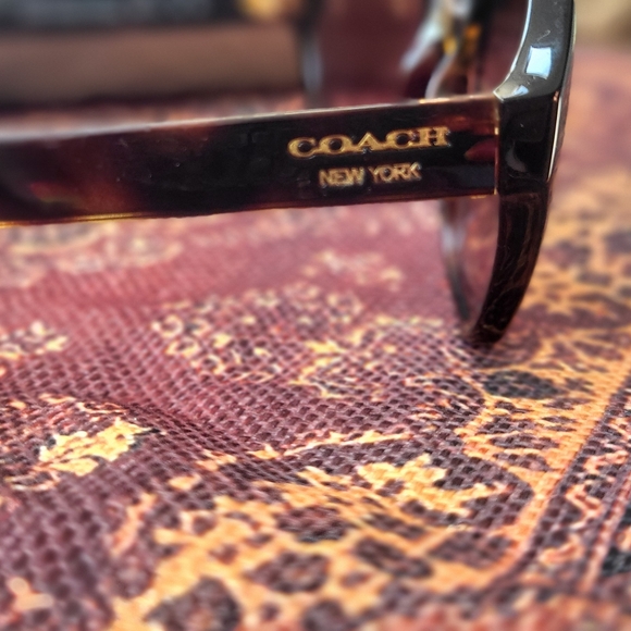 🌞Coach sun glasses - Picture 2 of 5